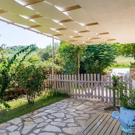 Abeloklima Kır Evi Vasilikí